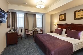 Medea Hotel