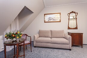 Medea Hotel