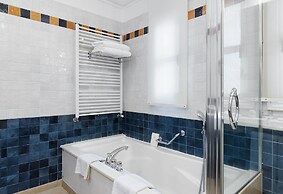 Columbia Beach Resort