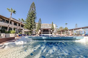 Columbia Beach Resort