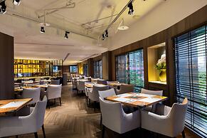 Grand Forward Hotel