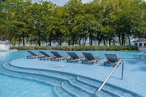 CC Beach Front Papagayo All Inclusive
