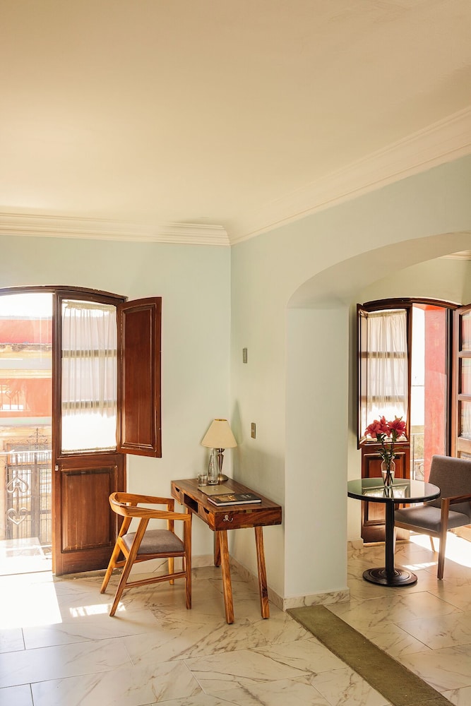 Hotel De La Parra