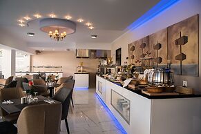 Ionis Art Hotel