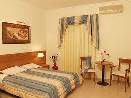 Ionis Art Hotel