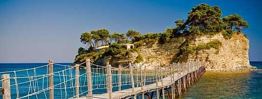 Ionis Art Hotel