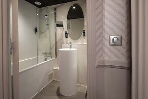 Hotel Longchamp Elysees