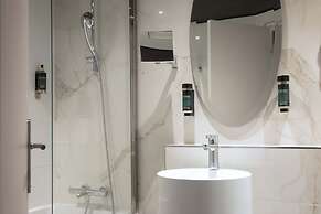 Hotel Longchamp Elysees