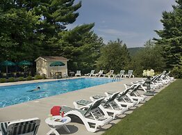 The Manor On Golden Pond
