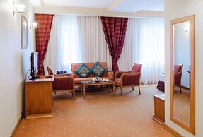 Avenue Hotel