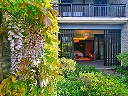 Banyan Tree Lijiang