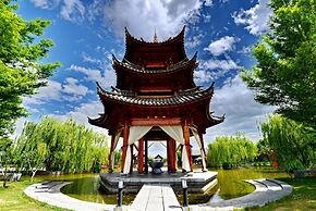 Banyan Tree Lijiang