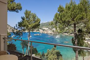 Akrotiri Beach Resort & Spa - Adult Friendly