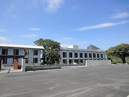 Gloria Manor