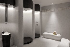 Azerai La Residence Hue
