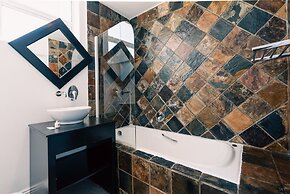 Cape Diamond Boutique Hotel