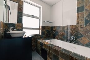 Cape Diamond Boutique Hotel