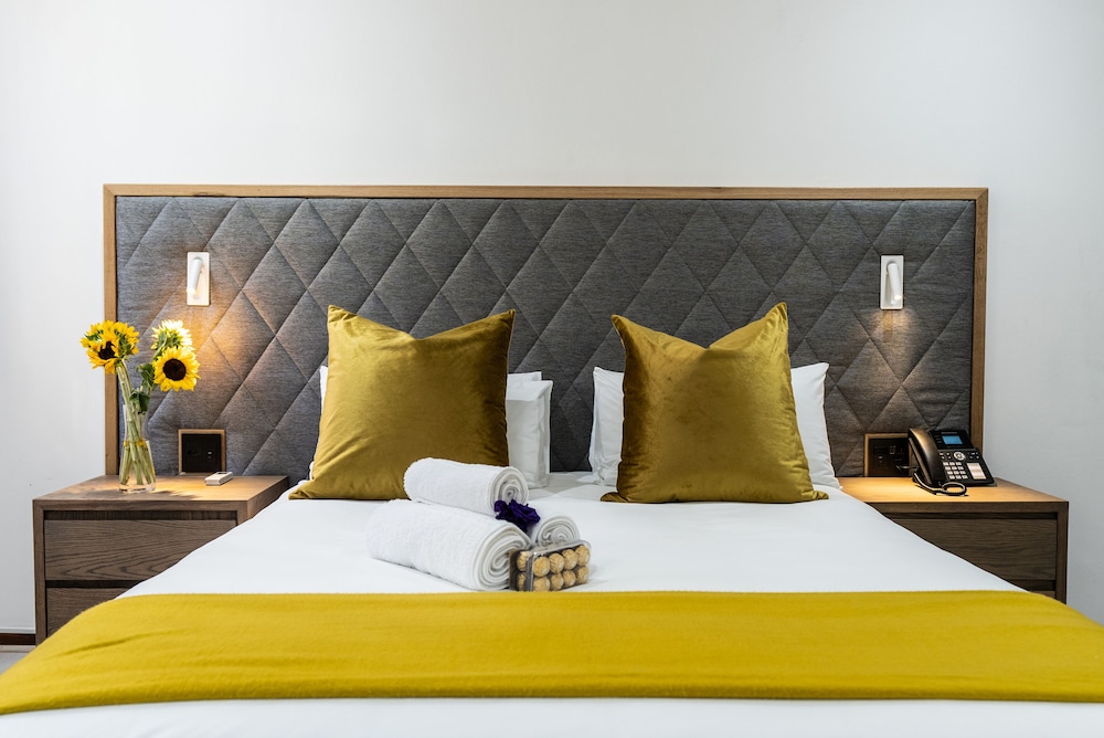 Cape Diamond Boutique Hotel
