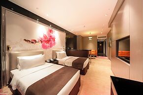 Grand Emperor Hotel