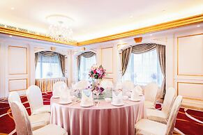 Grand Emperor Hotel
