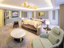 Grand Emperor Hotel