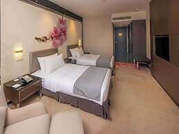 Grand Emperor Hotel