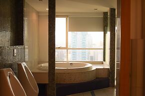 Urbana Langsuan Hotel