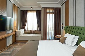 Royal Hotel