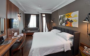 Royal Hotel
