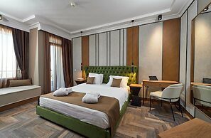 Royal Hotel