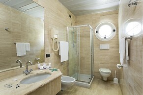 Astoria Suite Hotel