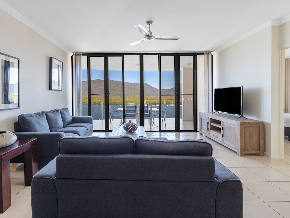 Piermonde Apartments - Cairns