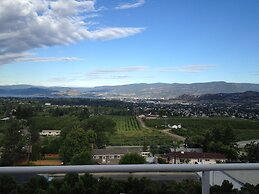 Acker Vacation Homes & Suites