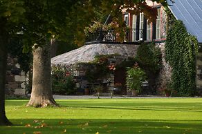 Padaste Manor