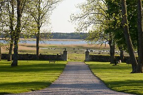 Padaste Manor