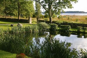 Padaste Manor