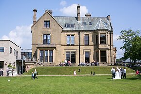 The Oaks Hotel
