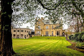 The Oaks Hotel