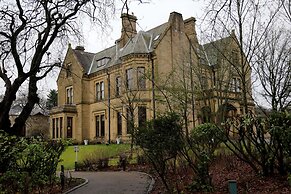 The Oaks Hotel