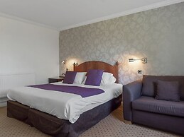 The Oaks Hotel