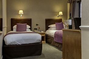 The Oaks Hotel