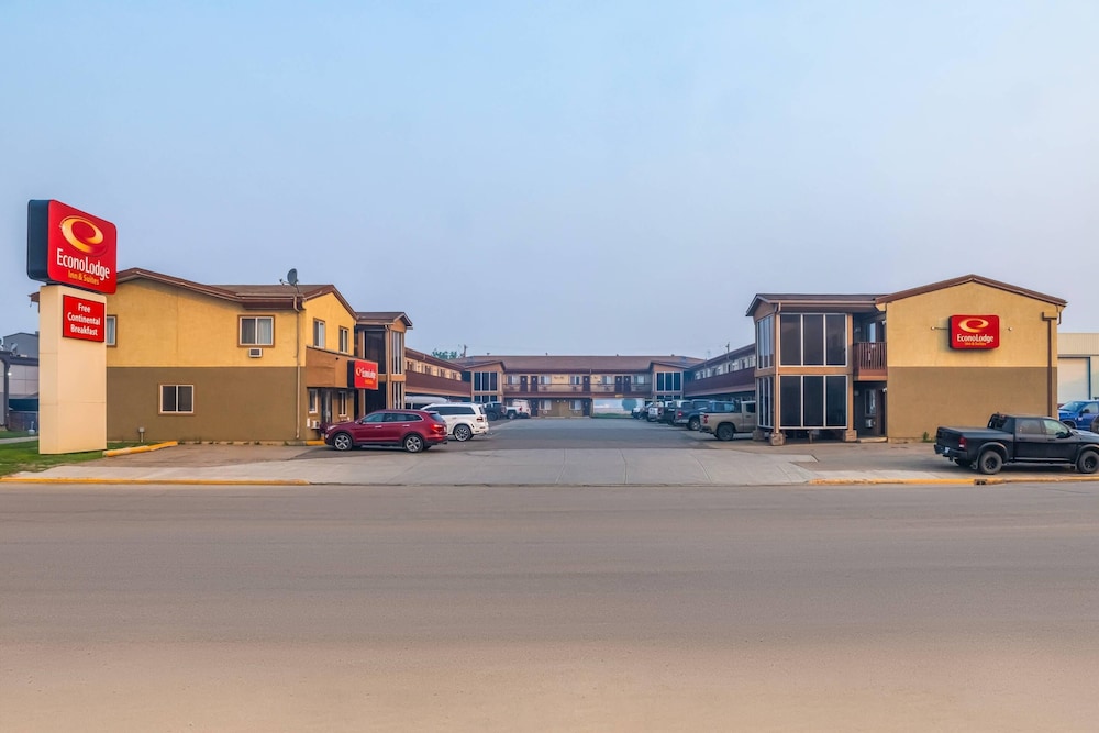Econo Lodge Inn & Suites