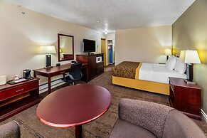 Econo Lodge Inn & Suites