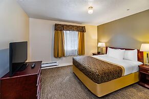 Econo Lodge Inn & Suites