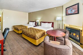 Econo Lodge Inn & Suites