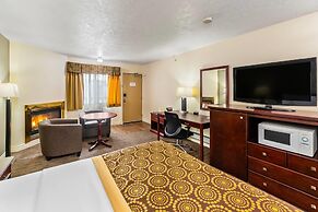 Econo Lodge Inn & Suites