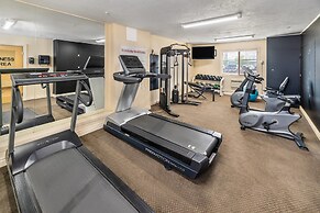 Econo Lodge Inn & Suites