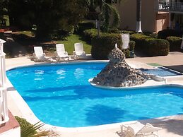 El Tropicano