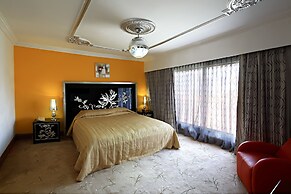 Palms Hotel