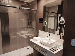 Costa Esmeralda Suites